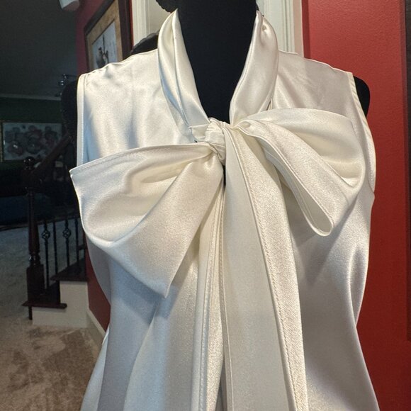 Nine West  White Satin Sleeveless Blouse with Tie - Picture 4 of 6